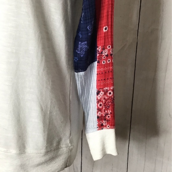 Style & Co Red,White and Blue Patchwork Sleeve Lightweight Pullover Top Sz XS - Picture 4 of 8